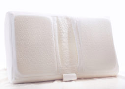 Is It Better To Sleep Without A Pillow?