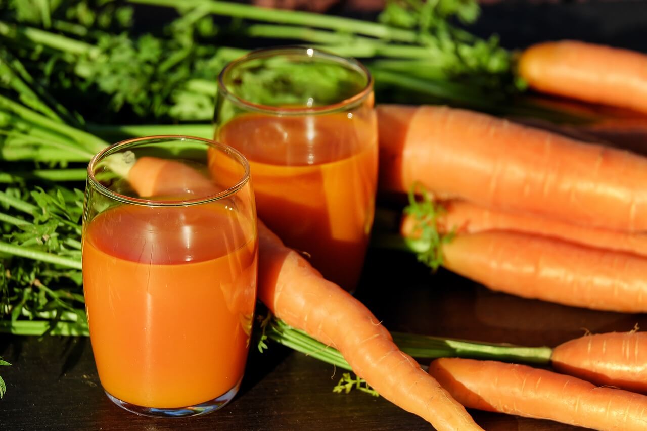 carrot-juice-in-cup