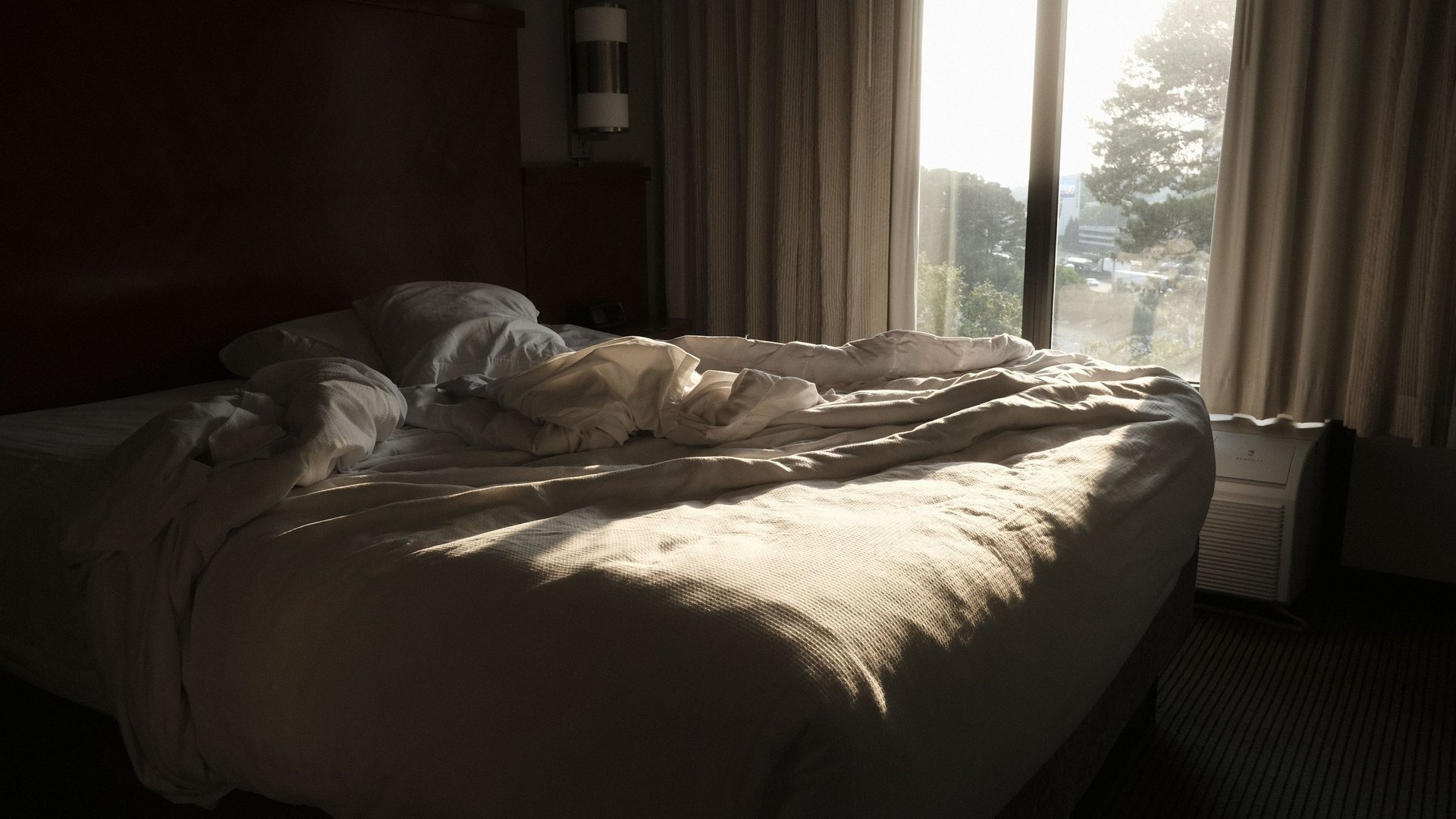 Calm morning bedroom for a Buteyko breathing snoring experiment